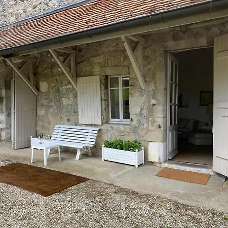 Chateau De Savigny - Ours Pensión