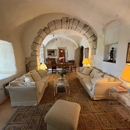 Chateau De Savigny - Ours 3*